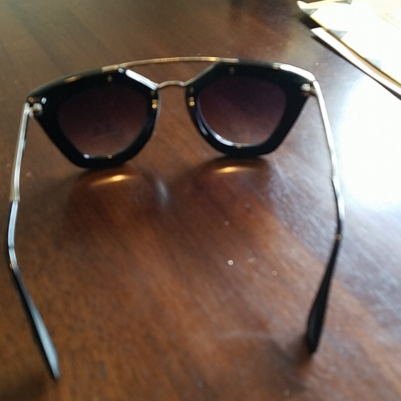 Sun shades - Picture 3 of 3